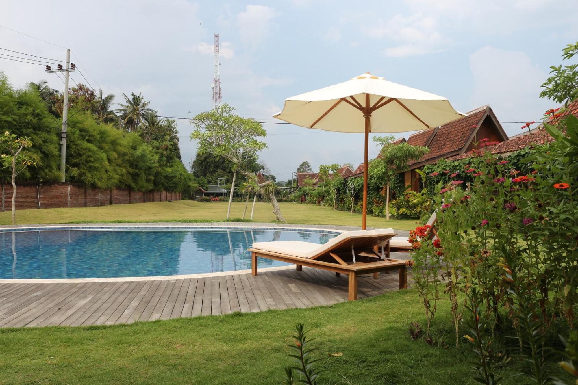 Ijen Estate Resort And Villa Banyuwangi  Exterior photo
